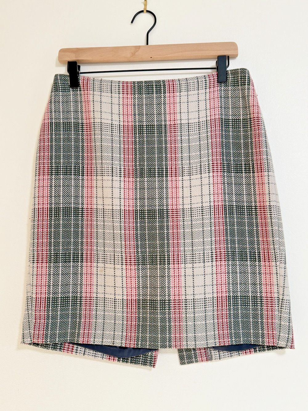 Talbots Size 6 Wool Blend Lined Skirt Gray and Pink Plaid Zip Up School/Office